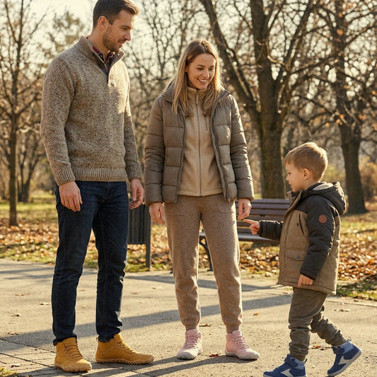 Famille portant des bottes barefoot d’hiver pour les promenades quotidiennes